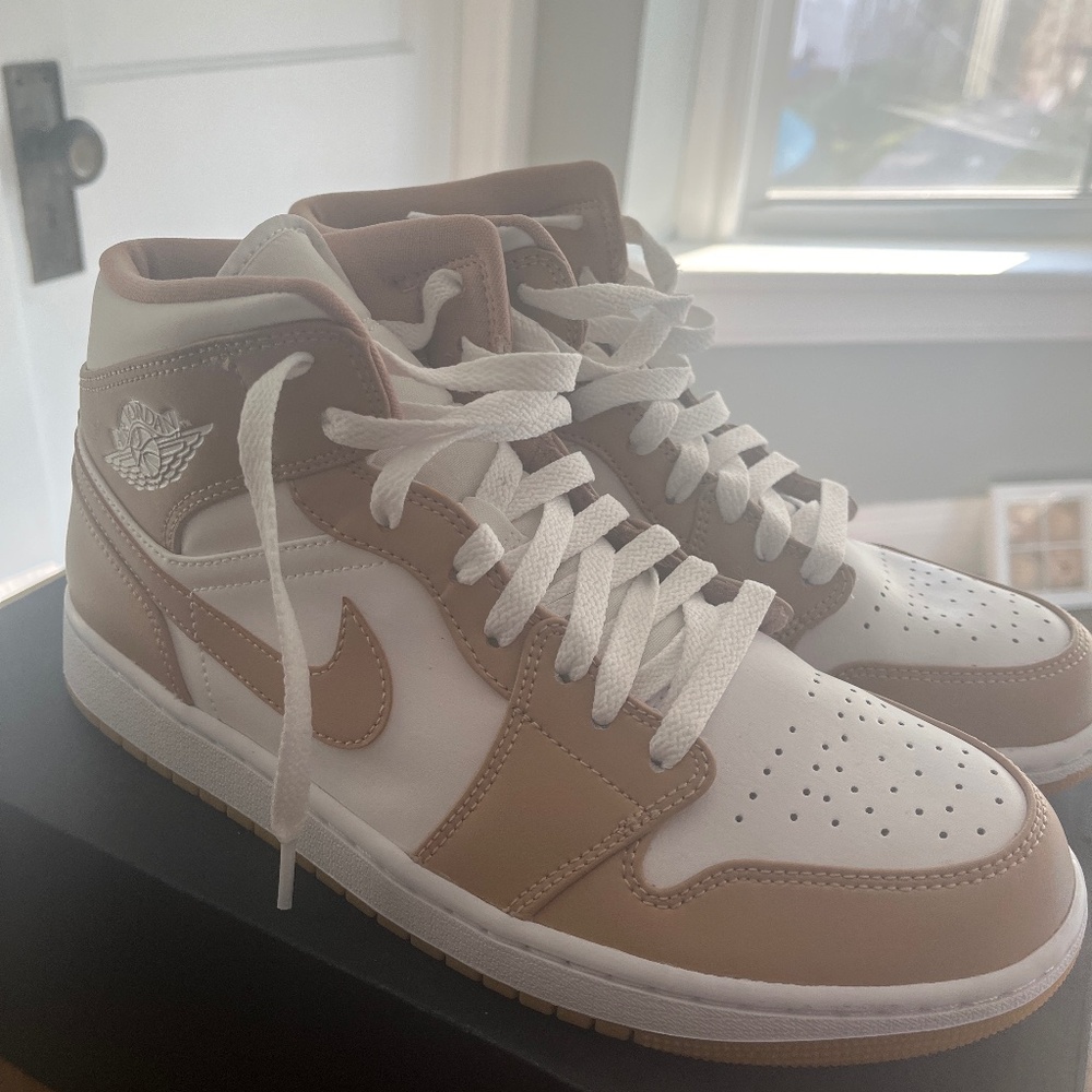 Tan Gum Jordan 1